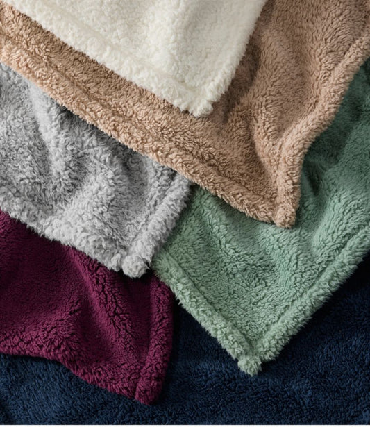 Cozy Sherpa Wearable Throw - US 3711
