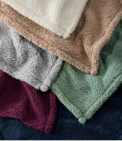 Cozy Sherpa Wearable Throw - US 6396